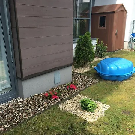 33 Z Ogrodem Pogorzelica (Gmina Rewal)