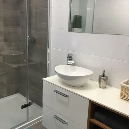 Apartment 33 Z Ogrodem *