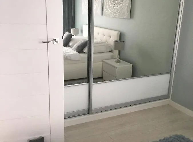 33 Z Ogrodem Pogorzelica (Gmina Rewal)