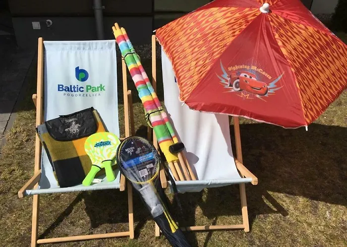 33 Z Ogrodem Pogorzelica (Gmina Rewal)